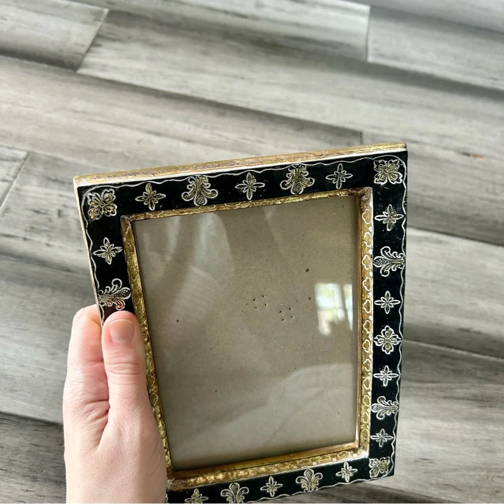 Sicura Shabby Chic French Country Fleur De Lys Picture Frame in Black - Picture 7 of 11